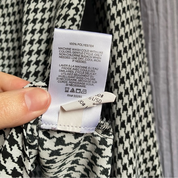 Express Houndstooth Long Sleeve Button-up Blouse - Picture 7 of 7